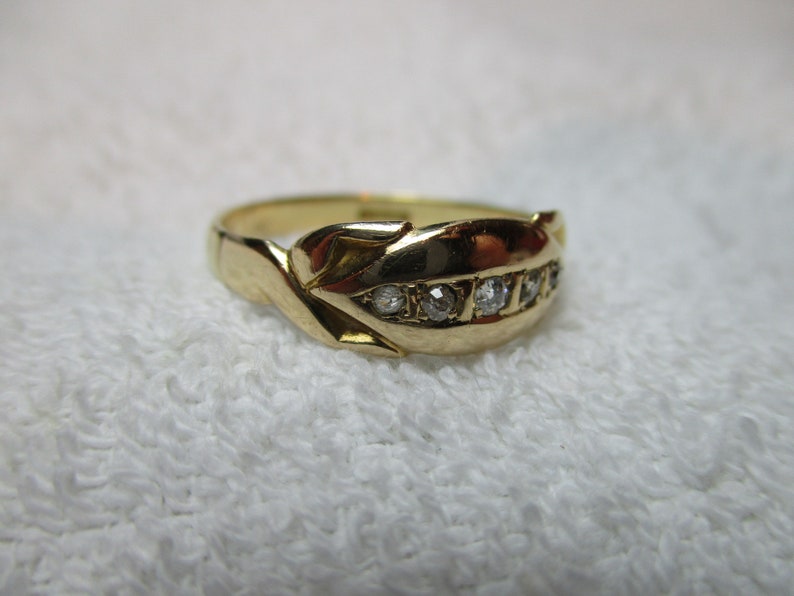 Antique 18ct Solid Gold 5-Stone Diamond Gemstone Ring3.1 Grams image 5