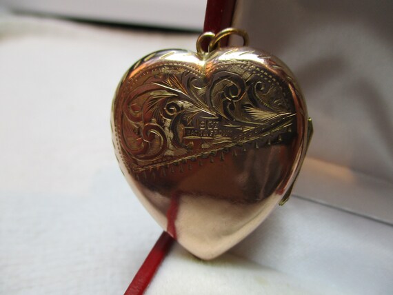 Antique 9ct Rose Gold 'Heart Shaped' Foliate Engr… - image 2