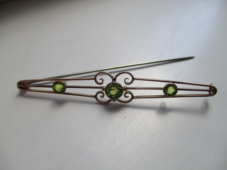 Art Nouveau 9ct Solid Rose Gold Peridot Gemstone Bar Brooch5.2 Grams image 7