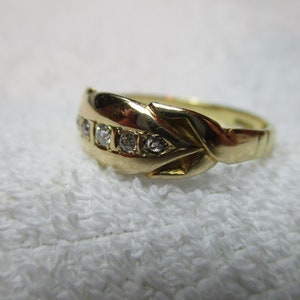 Antique 18ct Solid Gold 5-Stone Diamond Gemstone Ring3.1 Grams image 4