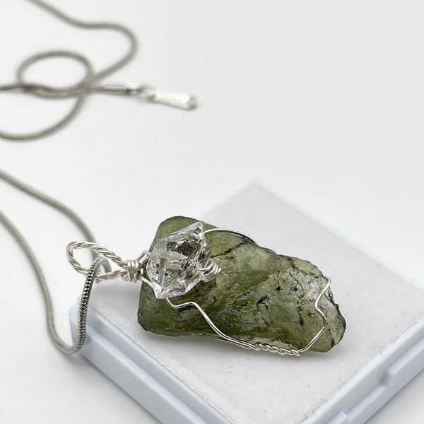 1 pc 100% Natural Moldavite with Herkimer Quartz / Real Moldavite tektite / Beautiful Piece Raw Moldavite pendant from Czech Republic