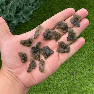 Wholesale Natural Moldavite  / Real Moldavite tektite / Beautiful Piece Raw Moldavite from Czech Republic