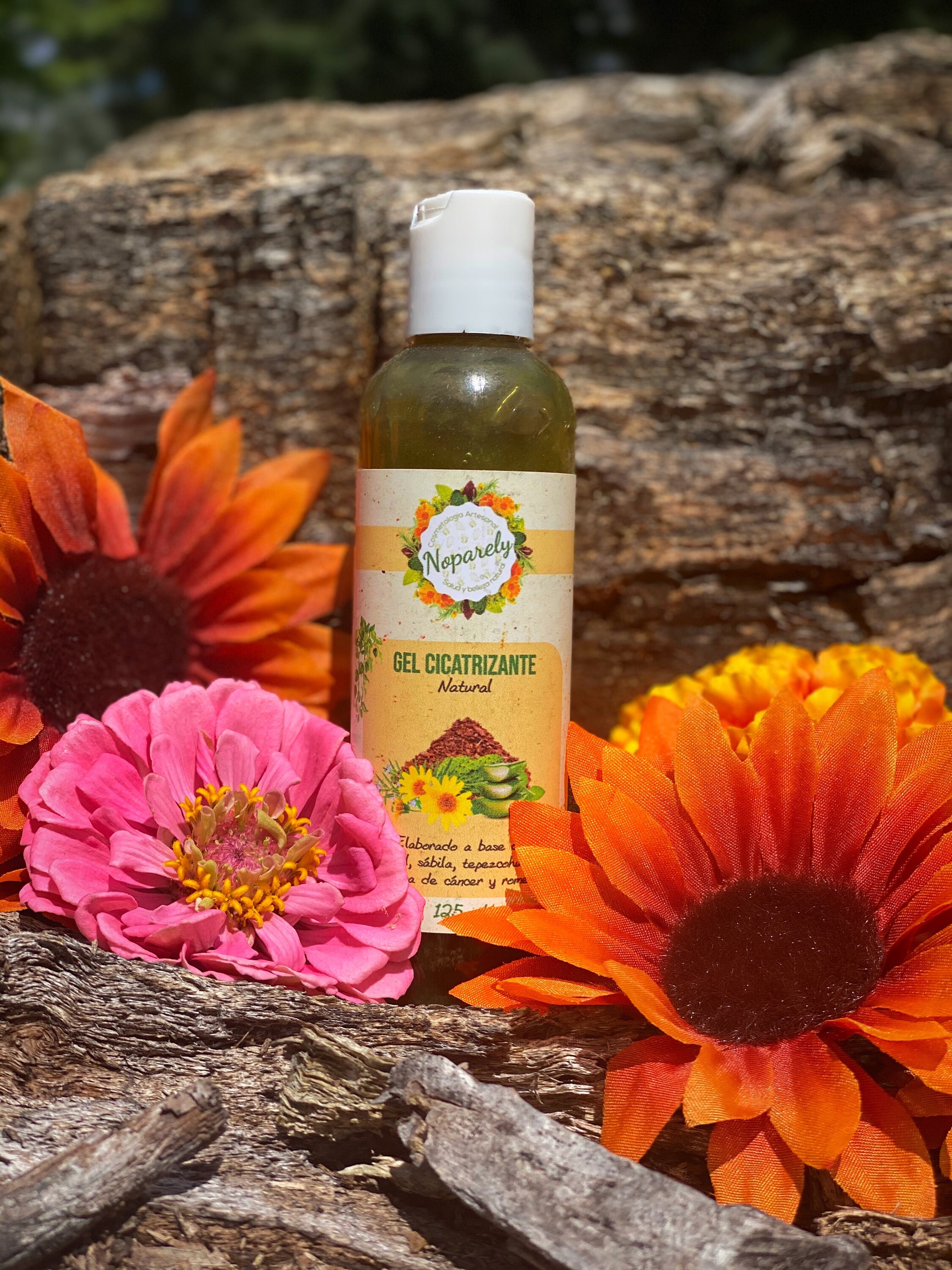 Tepezcohuite Scar Diminishing Gel. Plantbased product