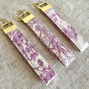 Lilac Pink/Ivory Country Core Toile de Jouy Wristlet Keychain Strap | Keyring | Key Fob | Key Lanyard 2.5cm x 14.5cm (1 inch x 5.7 inches)