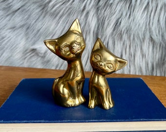 Vintage Brass Cats - Decorative Pair of Kittens - Unique Brass Set - Antique Decor - MCM Boho Cat Lover Gift - Retro Shelf Style - Feline