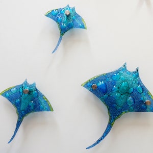 SET of 3 stingrays. Fused Glass Rays. Rays wall art. Bathroom wall art. Ocean art. Beach house decor. Coastal art. Sea art image 1