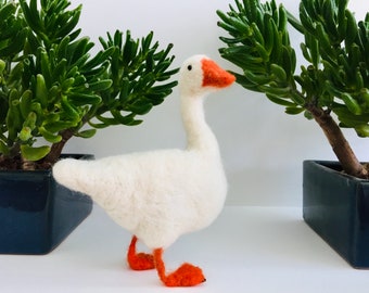 Needle Felted Goose, Felted Bird, Goose Gift, Goose Lover, Bird Gift, Nature Decor, Home Decor