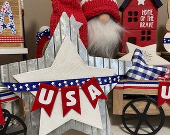 STAR wall decor wood metal sign USA Patriotic Banner Star Farmhouse Style Summer Wall Sign Tray Decor Piece Red White and Blue