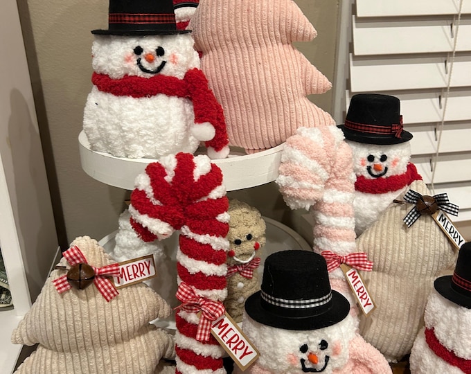 Chunky Yarn Winter Decor Candy Cane Choice of Red and White or Pink and White MERRY tag holiday gift topper Christmas Decor buffalo check