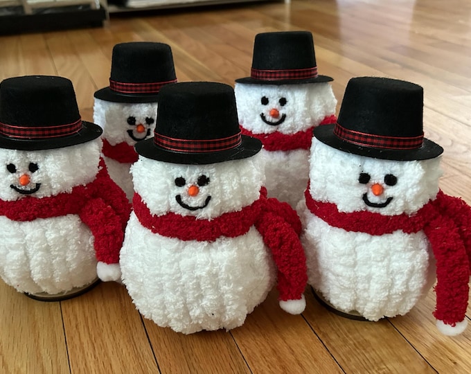 Cute Smiling Snowman Standing Chunky White Yarn Winter Decor Snowman Frosty Carrot Nose + hat holiday gift buffalo checkered ribbon Scarf