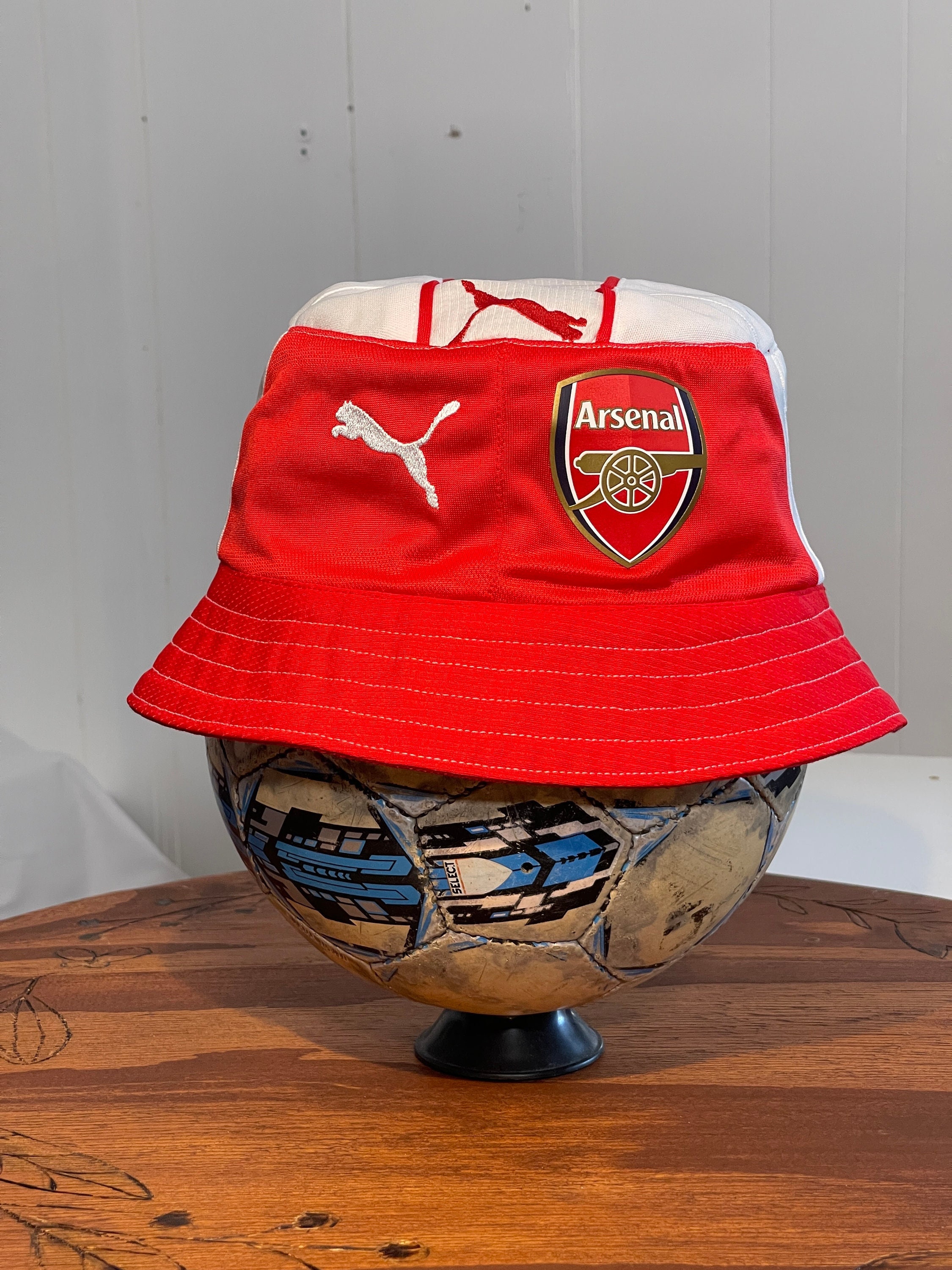 Arsenal top bucket hat