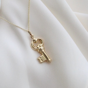 14K Solid Gold Key Necklace - 14K Gold Love Necklace Charm - Romantic gift for her/him - Key Pendant - Valentine Gift