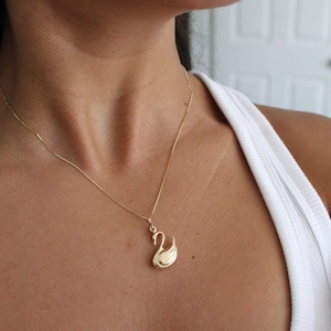 14k solid gold Swan Necklace, 14k solid gold Swan Pendant with Box chain, 14K Solid Gold Bird Necklace, Gift for Her, 14K Gold Bird Jewelry image 2