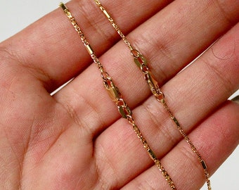 Collar de cadena de oro macizo de 14 quilates: minimalista, delicado y con capas.
