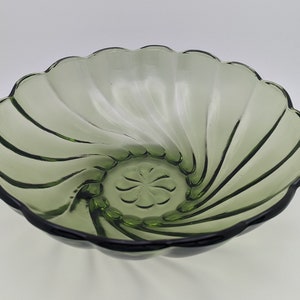 Vintage Hazel Atlas Green Colonial Swirl Glass Bowl