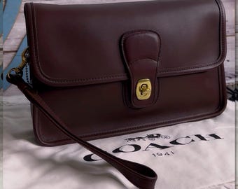 VINTAGE COACH Mahogany Turnlock Clutch 9832