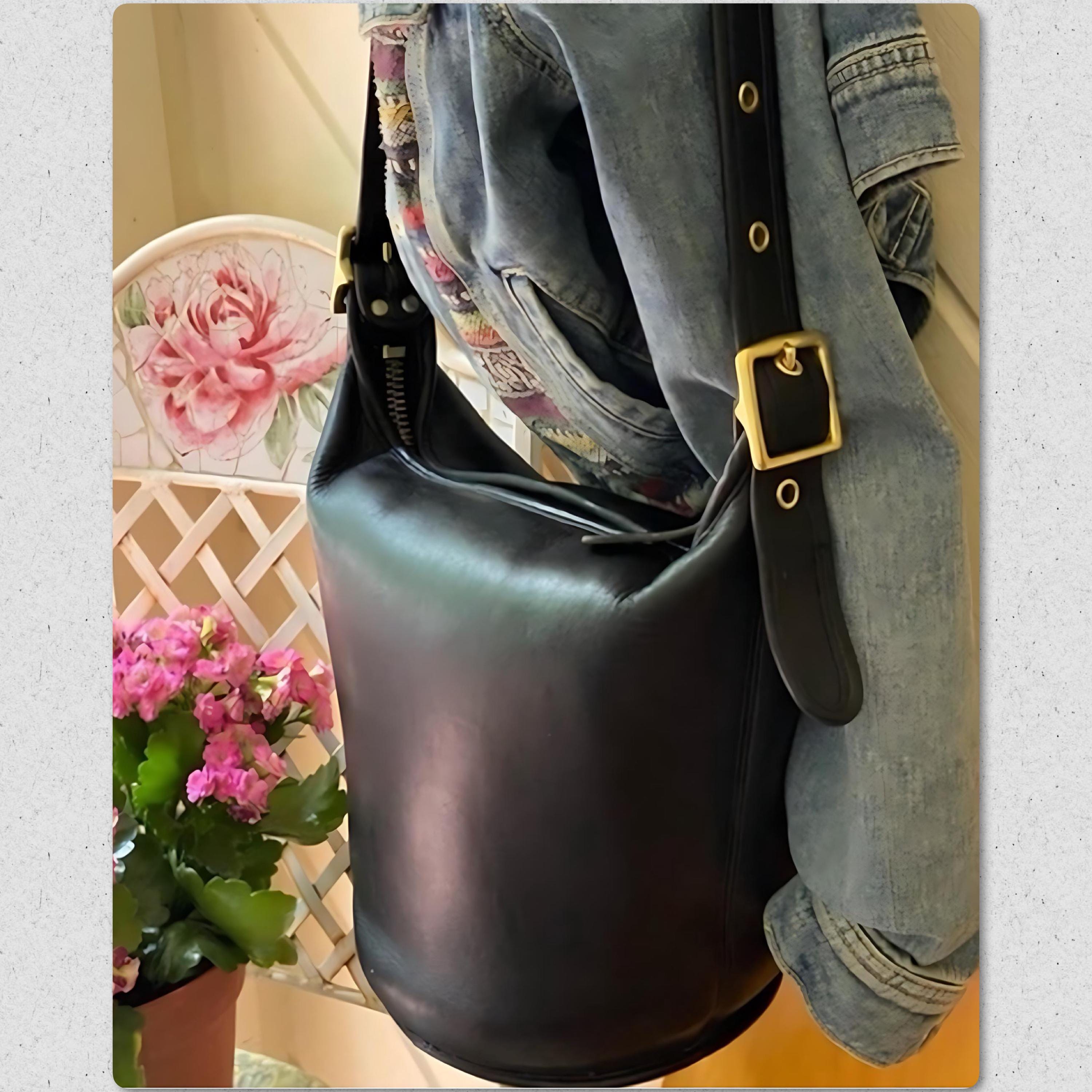 old Coach Shoulder Bag 9019 Maggie