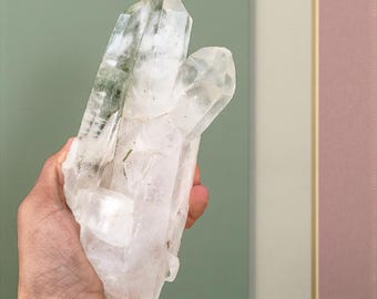 Quartz tibétain de l'Himalaya, pointe de cristal clair, grosse graine de cristal lémurien, cristal de pointe de quartz lémurien, baguette de guérison naturelle