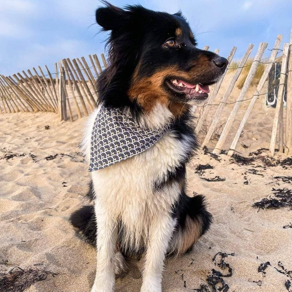 Collier bandana pour chien noir amovible tissu éventail japonais, fait main en France, collier pour chien original avec laisse, boucle rapid