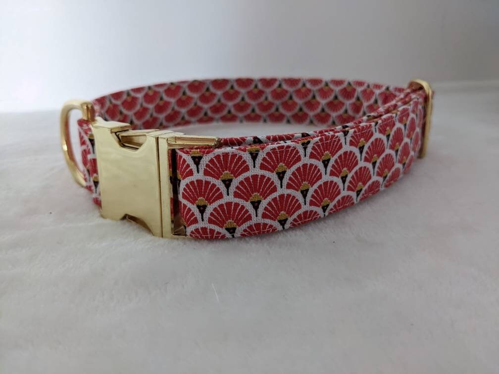 Laisse et Collier Pour Chien Rouge Original Réglable ou Chat Anti-Étranglement Cousu Main en France,