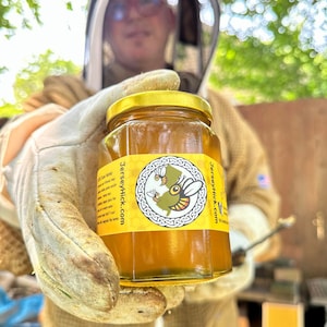 1.5lbs of Raw Honey - Straight from the Beekeeper to You