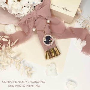 Dark Floral Bridal Bouquet Locket - Modern Wedding Bouquet, Bride Gift, Personalized, Custom Engraving
