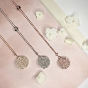 Lace Locket Necklace Jewelry – Modern Personalized Engraved Locket | Anniversary | Birthday | Holiday Christmas Gift | Keepsake | Graduation