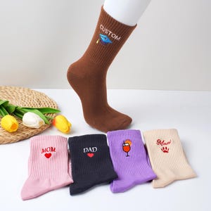 Custom Text Logo socks,Personalized Name / Date Socks,Custom Personalized Embroidered Socks，Gift for Mom Dad, Brides Socks, Holiday gifts.