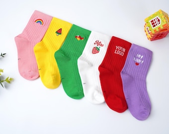 Calcetines para niños bordados personalizados, calcetines coloridos para niños, calcetines para niños con nombre personalizado, regalo para niña o niño, regalo de cumpleaños creativo, calcetines de Halloween.