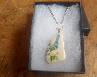 Ceramic wildlife necklace in gift box