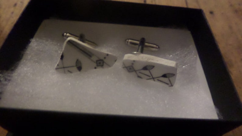 Ceramic piece cufflinks in gift box