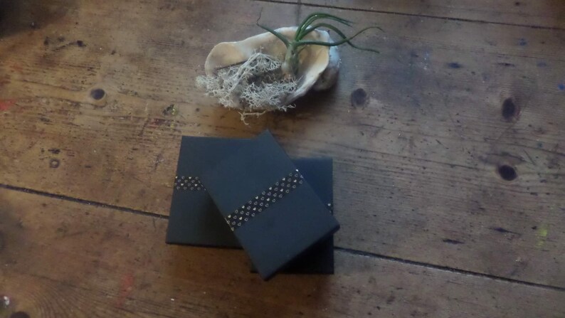 Ceramic piece cufflinks in gift box