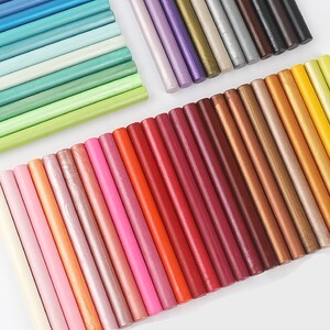 Bâton de cire à cacheter à bande cylindrique 54 couleurs/emballage cadeau de faire-part de mariage/bâtonnets de cire à cacheter pour pistolet à colle à cacheter pour cire thermofusible