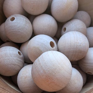 Natural Wooden Beads – Handcrafted Round Craft Supplies for DIY Projects (19 mm/0.75 in)