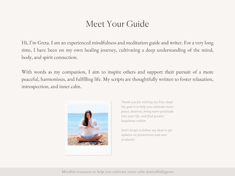 Pu&ograve; includere: Una donna seduta a gambe incrociate su una spiaggia, meditando con le mani in posizione di preghiera. Il testo "Meet Your Guide" &egrave; nella parte superiore dell'immagine. Il testo "Mindful resources to help you cultivate inner calm @mindfullygreta" &egrave; nella parte inferiore dell'immagine.