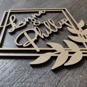 Topper per torta nuziale, a forma di diamante, personalizzato con i nomi degli sposi o con il cognome del signor e della signora, realizzato in legno, pronto il giorno successivo