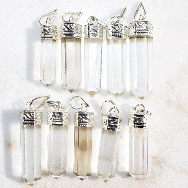 Crystal Quartz Point Pendant Clear Quartz Jewelry New Mom Gift Healing Stone Necklace Transparent Gemstone Crystal Necklace