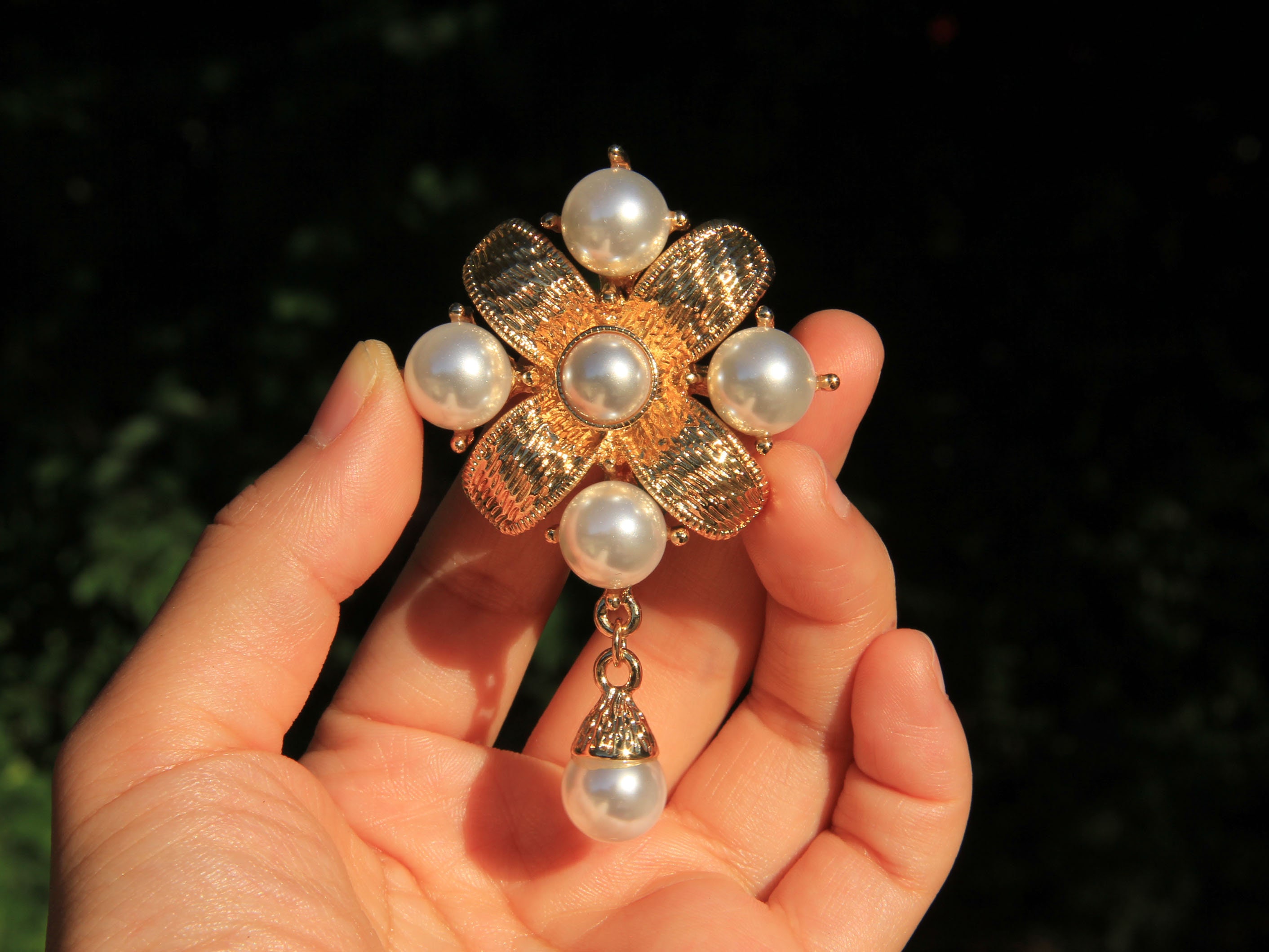 Baroque Style Brooch Golden Pearl White Pendant -  UK