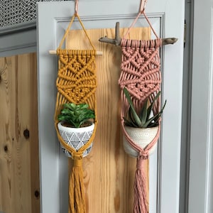 Macrame plant holder wall hanging | Macrame plant hanger | Home decor | Macrame home decor | Macrame wall plant holder