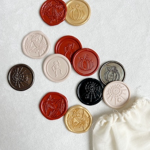 Conjunto de 20 selos de cera de Halloween - Pacote de selos de cera de outono para festas em sala de aula e sacos de doces ou travessuras - Folhas de abóbora autoadesivas, esqueleto de aranha