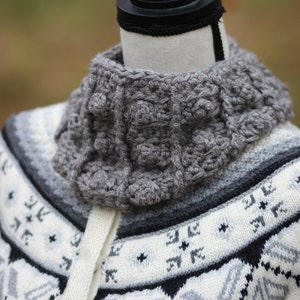 hand crocheted cowl, neckwarmer, gray cowl, gray crocheted cowl,  neck warmer, gray crocheted scarf,crocheted infinity scarf,