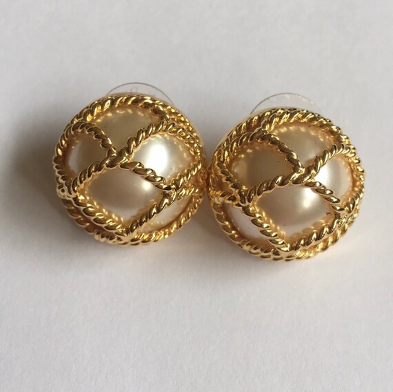 Joan Rivers faux pearl pierced earrings .