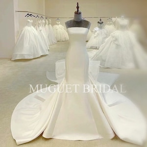 Classic Mermaid Strapless Satin Wedding Dress with 3D Flower on Train - Straight Neckline Luxury Satin Elegant Fit & Flare Wedding Dress
