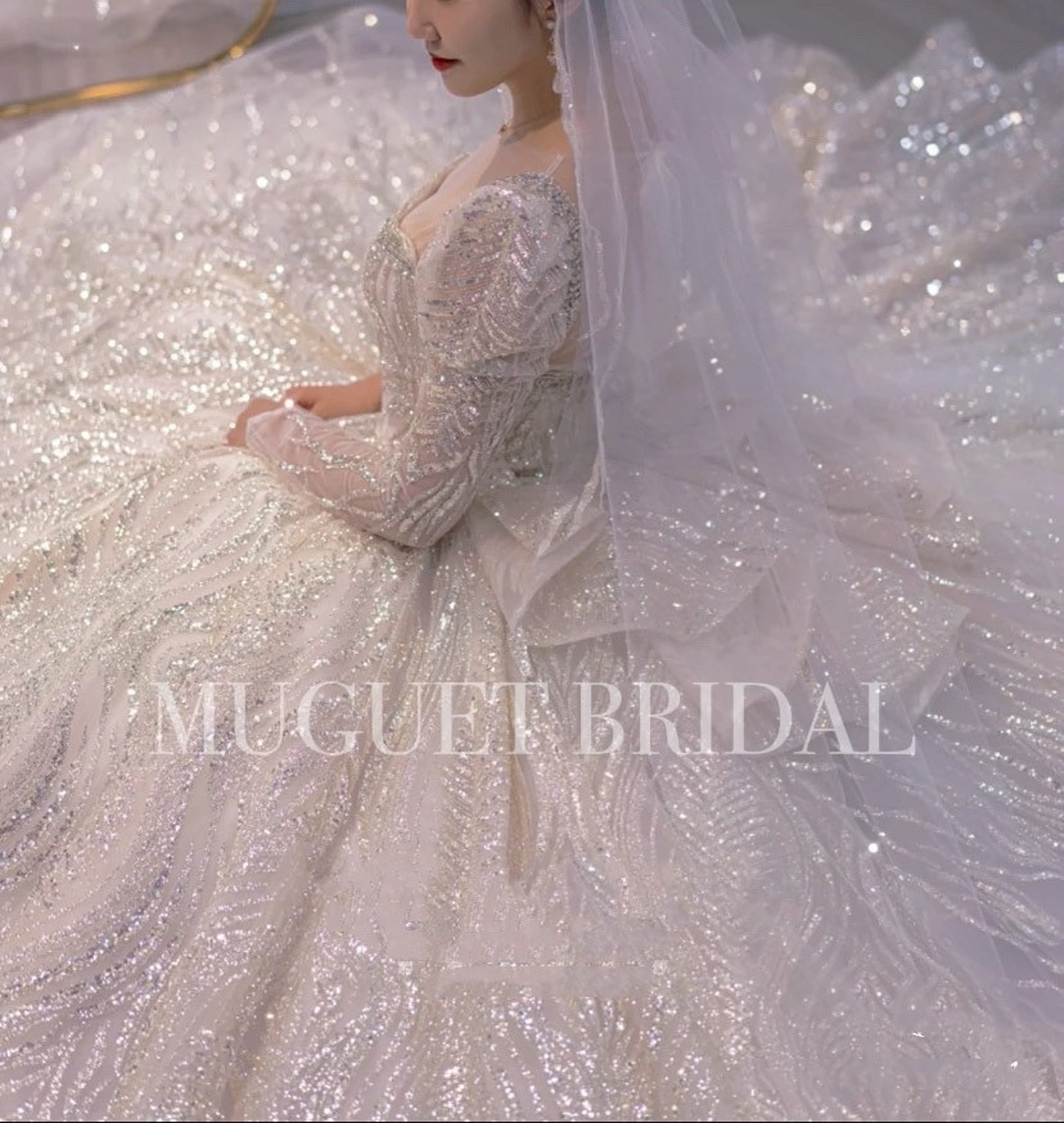 Luxury Sparkly Wedding Dress Ball Gown Wedding Dress Long Sleeve Luxury Sparkly Wedding Dress Ball Gown Wedding Dress Long Sleeve