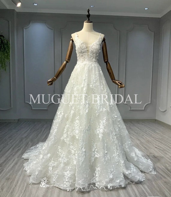 A Line Lace Wedding Dress - Spaghetti Strap Sweetheart Wedding Dress -  Sleeveless Lace Deep V Sexy Wedding Dress - Beach Lace Wedding Gown - Etsy