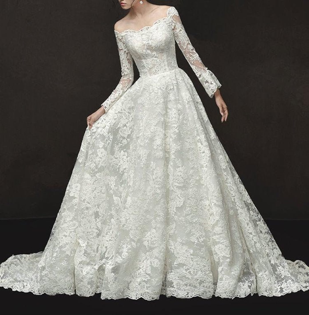 Vestido de novia de encaje de corte A Hombros descubiertos