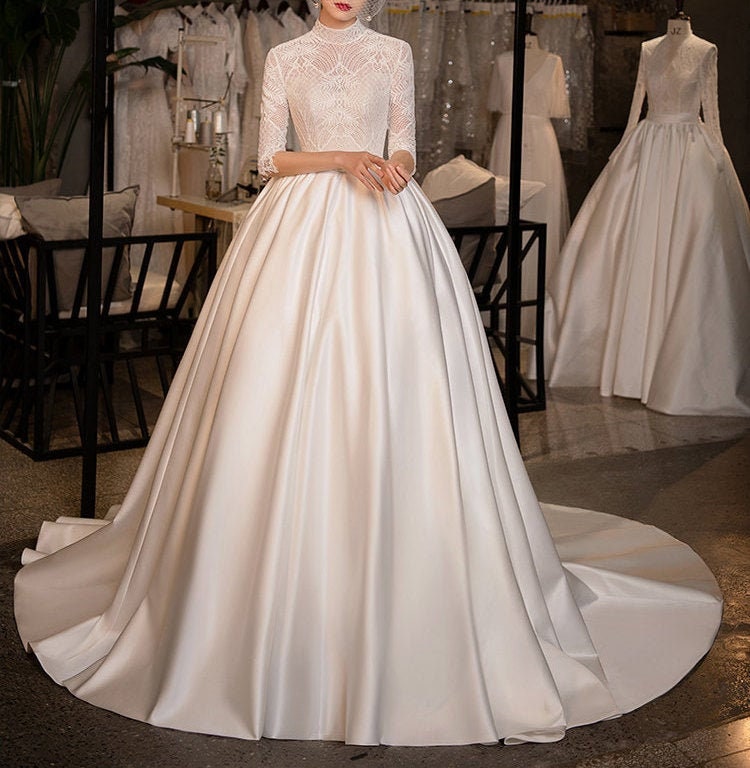 chinese dress ladies Romantic Bell Sleeve Shimmery Lace Wedding Dress