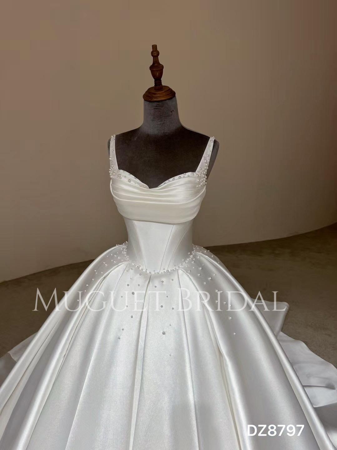 sleeveless women's white wedding dress for a royal wedding 2026 Ivory A-line Sweep Train Chiffon Scoop neck sleeveless White Princess Spring Wedding Dress to wow your wedding guests with Ballbella Bridal Dress High Slit Gown