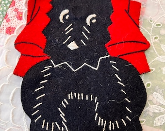 Vintage Scottish Terrier Wall Hanging Fabric Embroidered Scottie 6.75" Tall MCM Applique 1/1
