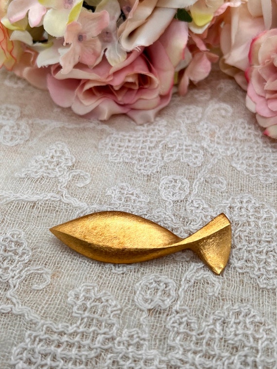 Vintage Gold Fish Pin Stamped Ahlers Beautiful - image 3